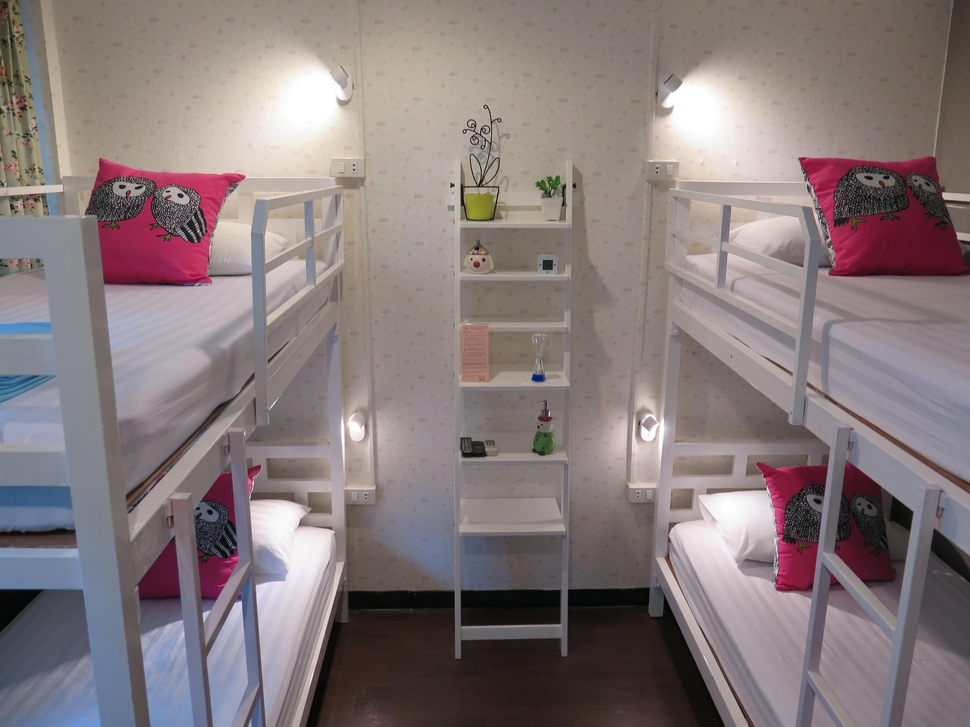 I-Sleep Silom Hostel Бангкок Екстер'єр фото