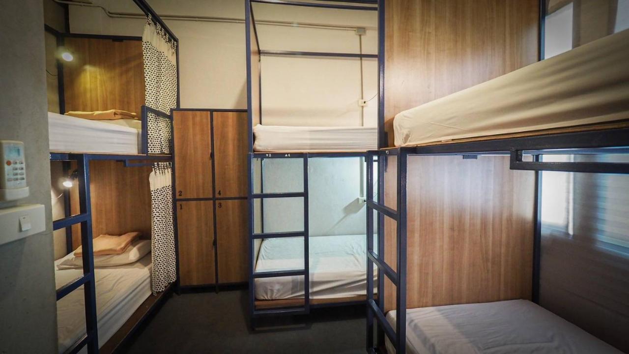 I-Sleep Silom Hostel Бангкок Екстер'єр фото