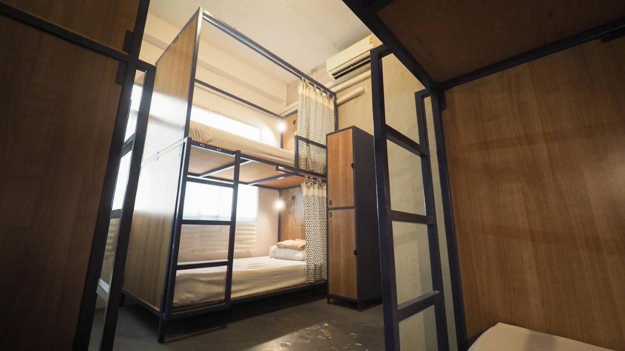 I-Sleep Silom Hostel Бангкок Екстер'єр фото